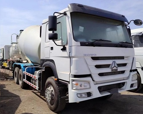 HOWO MIXER TRUCK 
